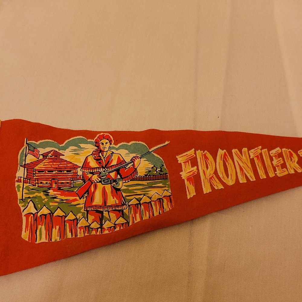Vintage  Penant  Frontier Town, N.Y.